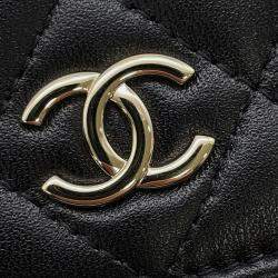 Pre Owned Chanel Pearl Chain Wallet Black Lambskin