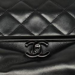 مملوكة مسبقًا حقيبة كتف شانيل جلد مبطن أسود أكورديون بشعار CC