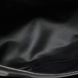 مملوكة مسبقًا حقيبة كتف شانيل جلد مبطن أسود أكورديون بشعار CC