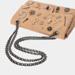 مملوكة مسبقًا Chanel Matelasse 2.55 Chain Shoulder Bag 23Cm Icon Charm Double Flap Beige Gold Calfskin