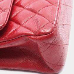 مملوكة مسبقًا حقيبة شانيل بكتف مزدوجة الغطاء من جلد العجل المكبوس الكافيار الأحمر
