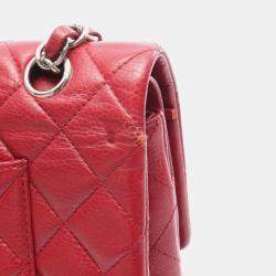 مملوكة مسبقًا حقيبة شانيل بكتف مزدوجة الغطاء من جلد العجل المكبوس الكافيار الأحمر