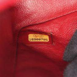 مملوكة مسبقًا حقيبة شانيل بكتف مزدوجة الغطاء من جلد العجل المكبوس الكافيار الأحمر