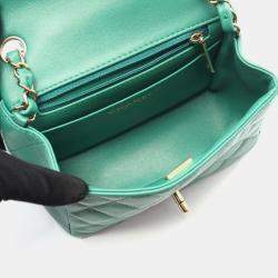 مملوكة مسبقًا Chanel Mini Matelasse Shoulder Bag Lambskin Leather Green