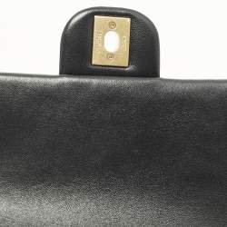 Pre Owned حقيبة شانيل قلاب جلد مبطن لؤلؤ صغيرة مربعة سوداء