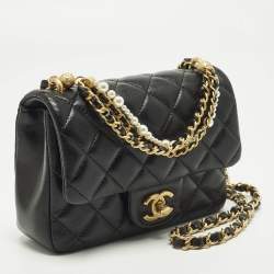 Pre Owned حقيبة شانيل قلاب جلد مبطن لؤلؤ صغيرة مربعة سوداء