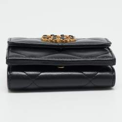 مملوكة مسبقًا Chanel Black Quilted Leather 19 Card Case