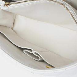 Pre Owned Chanel White Quilted Caviar Medium Coco Top Handle Bag