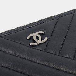 Pre Owned Chanel Black Leather lambskin clutch
