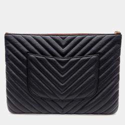 مملوكة مسبقًا حقيبة كلتش شانيل جلد كافيار شيفرون أسود وسط جديد