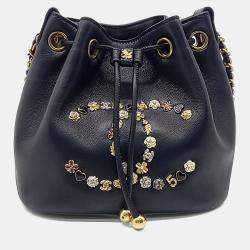 مملوكة مسبقًا Chanel Black Leather mini bucket bag