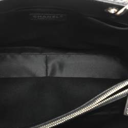 مملوكة مسبقًا حقيبة شانيل جلد كافيار مبطن أزرق GST توت