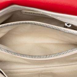 Pre Owned حقيبة شانيلا مغطاة لامعة بحجم متوسط من جلد لامبسكين باللون العنابي روكس