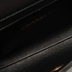 مملوكة مسبقًا Chanel  Coco Black Chevron Leather Waist Belt Bag