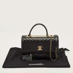 مملوكة مسبقًا Chanel Trendy CC Medium Black Chevron Leather Top Handle Bag