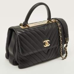 مملوكة مسبقًا Chanel Trendy CC Medium Black Chevron Leather Top Handle Bag
