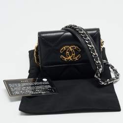 مملوكة مسبقًا محفظة شانيل 19 سلسلة على محفظة جلد مبطن أسود