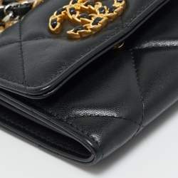 مملوكة مسبقًا محفظة شانيل 19 سلسلة على محفظة جلد مبطن أسود