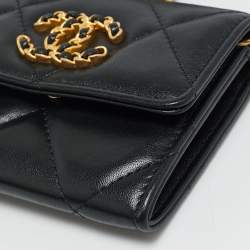 مملوكة مسبقًا محفظة شانيل 19 سلسلة على محفظة جلد مبطن أسود