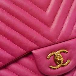 مملوكة مسبقًا Chanel Classic Double Flap Jumbo Pink Chevron Leather Shoulder Bag