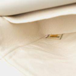 Pre Owned شانيل أبيض متوسط كلاسيكي كافيار رفرف مزدوج