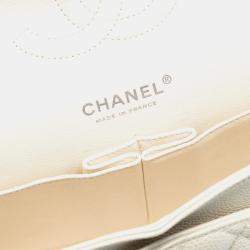 Pre Owned شانيل أبيض متوسط كلاسيكي كافيار رفرف مزدوج