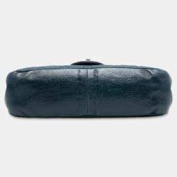 Pre Owned حقيبة شانيل "بلُو إيريديسينت" جلد بقري متوسطة بإغلاق فلاپ 