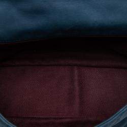 Pre Owned حقيبة شانيل "بلُو إيريديسينت" جلد بقري متوسطة بإغلاق فلاپ 