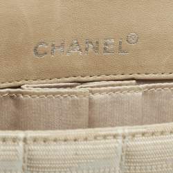 مملوكة مسبقًا Chanel East West Beige Chocolate Bar Quilted Nylon Flap Bag