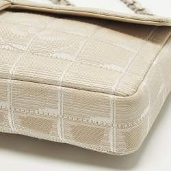 مملوكة مسبقًا Chanel East West Beige Chocolate Bar Quilted Nylon Flap Bag