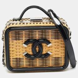Pre Owned Chanel CC Filigree Vanity Case Small Beige/Black Rattan and Patent Leather Shoulder Bag