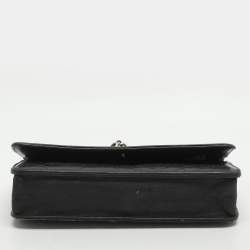 مملوكة مسبقًا Chanel WOC Black Camellia Embossed Leather Clutch Bag