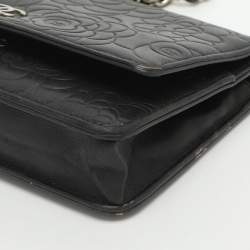 مملوكة مسبقًا Chanel WOC Black Camellia Embossed Leather Clutch Bag