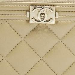 مملوكة مسبقًا Chanel Boy Gold Quilted Leather Zip Coin Purse