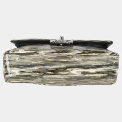 Pre Owned حقيبة شانيل كلاسيكية مزدوجة مبتكرة مخططة بالأبيض والأسود حجم متوسط