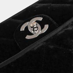 Pre Owned حقيبة كتف شانيل مخملية سوداء شرق غرب