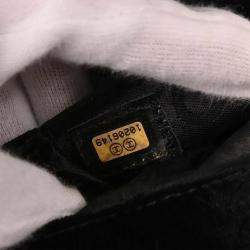 Pre Owned حقيبة كتف شانيل مخملية سوداء شرق غرب