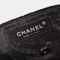 Pre Owned حقيبة كتف شانيل مخملية سوداء شرق غرب