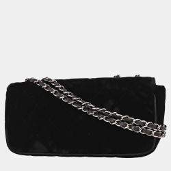 Pre Owned حقيبة كتف شانيل مخملية سوداء شرق غرب