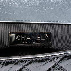 مملوكة مسبقًا حقيبة بقلاب شانيل ماسكة خاتم جلد عجل فضي معدني صغير مبطن