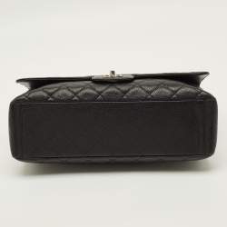 Pre Owned حقيبة شانيل قلاب كلاسيكية مفردة ماكسي جلد كافيار مبطن سوداء