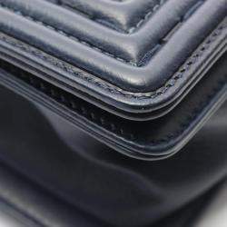 Pre Owned حقيبة شانيل بوي شانيل صغيرة وحشية بخياطة كتف جلد عجل حبيبي أزرق داكن