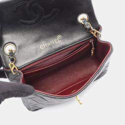 مملوكة مسبقًا Chanel Mini Matelasse Shoulder Bag Lambskin Leather Black