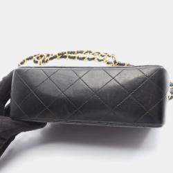 مملوكة مسبقًا Chanel Mini Matelasse Shoulder Bag Lambskin Leather Black