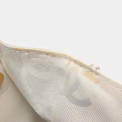 مملوكة مسبقًا Chanel Wild Stitch Handbag Leather White