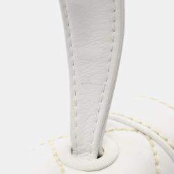 مملوكة مسبقًا Chanel Wild Stitch Handbag Leather White