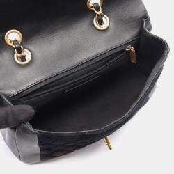 Pre Owned حقيبة شانيل سوداء ماتلاسي جلد الخراف المخملي على الكتف