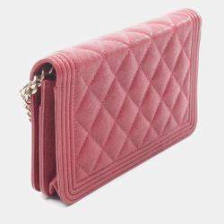 مملوكة مسبقًا Chanel Boy Chanel Shoulder Bag In Grained Calfskin Caviar Red