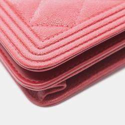 مملوكة مسبقًا Chanel Boy Chanel Shoulder Bag In Grained Calfskin Caviar Red