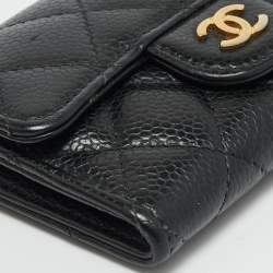 مملوكة مسبقًا حامل بطاقات كلاسيك مبطن جلد كافيار أسود شانيل